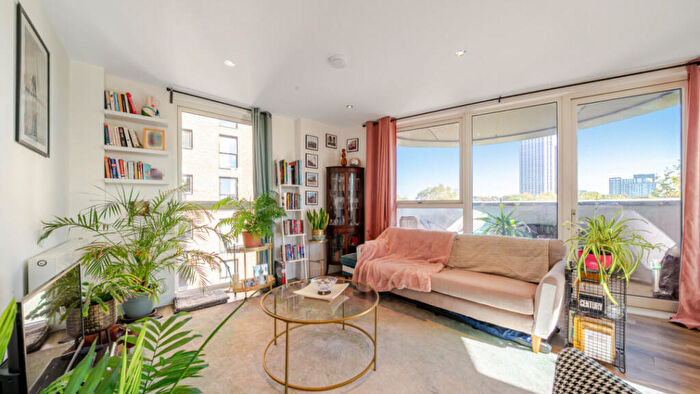 2 Bedroom Flat For Sale In Track Street, Walthamstow, E17