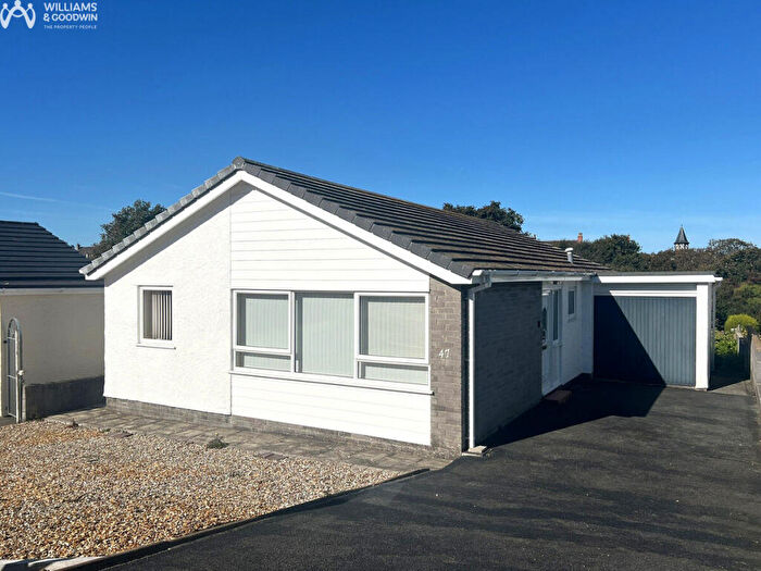 2 Bedroom Detached Bungalow For Sale In Gwelfor Estate, Cemaes Bay, Anglesey, LL67