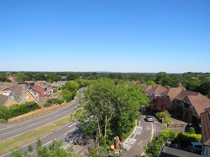 2 Bedroom Flat To Rent In Curzon Road, Waterlooville, PO7