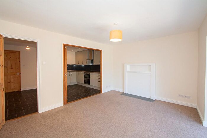 3 Bedroom Flat To Rent In Tregenna Hill, St Ives, TR26