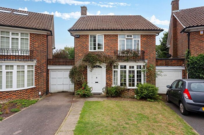 3 Bedroom Link Detached House For Sale In Whittingehame Gardens, Brighton, BN1
