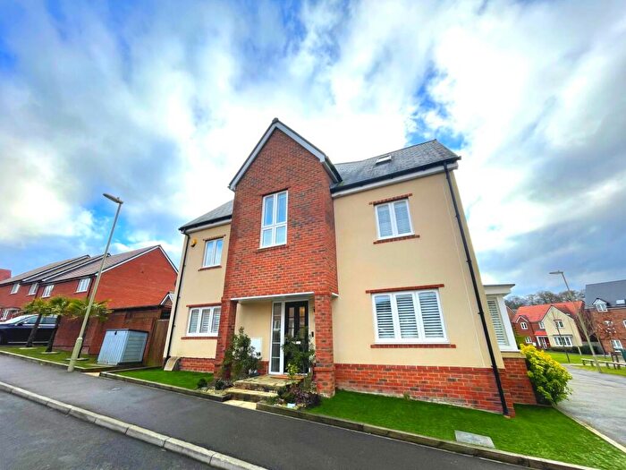 4 Bedroom Semi-Detached House For Sale In Saunders Way, Basingstoke, RG23