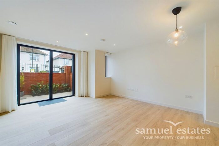 1 Bedroom Flat To Rent In Leonora House, Voss Court, SW16