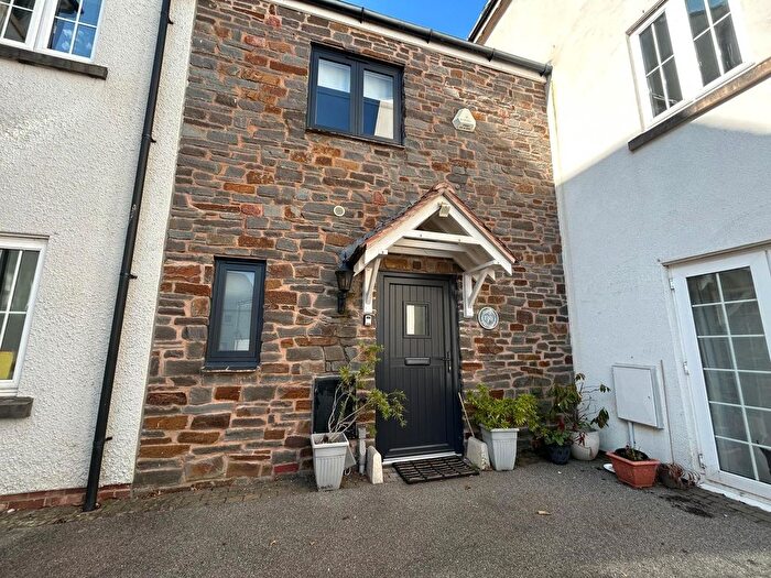 2 Bedroom Property To Rent In Eastcliff, Bristol, BS20