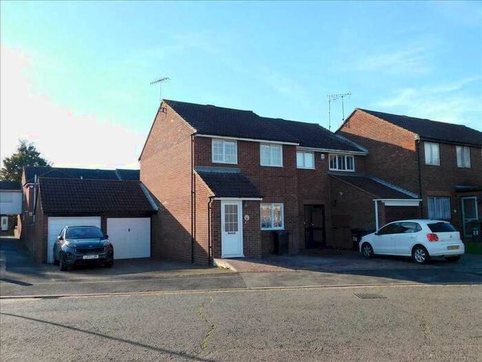 3 Bedroom Semi-Detached House To Rent In Artillery Row, Gravesend, DA12