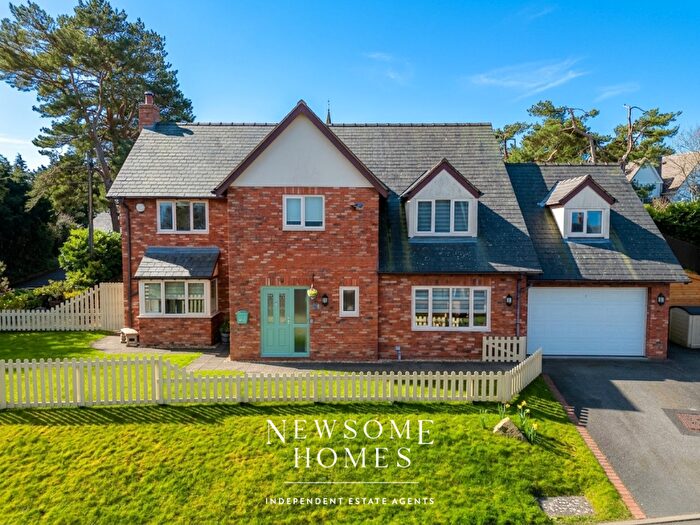 5 Bedroom Detached House For Sale In Druids Close, Gorsedd, Flintshire, CH8