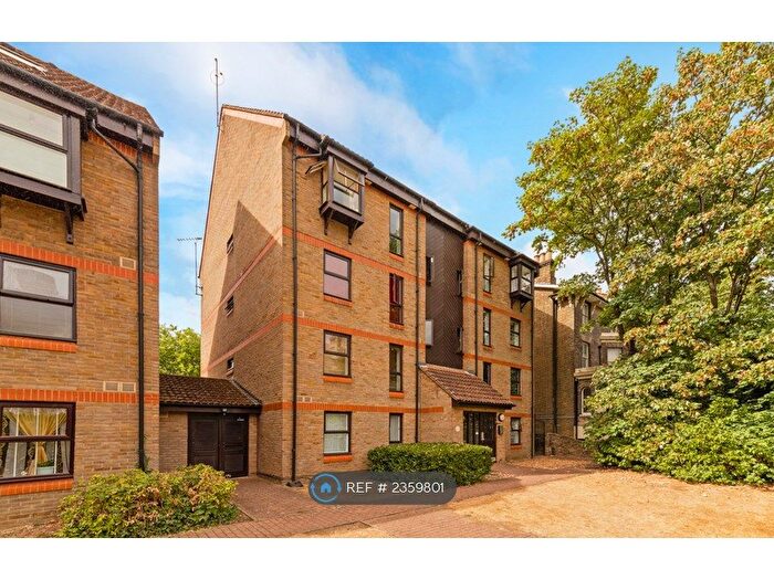 Studio To Rent In Vanbrugh Park Road West, London, SE3