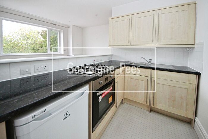 2 Bedroom Property To Rent In The Square, Guildford, GU2