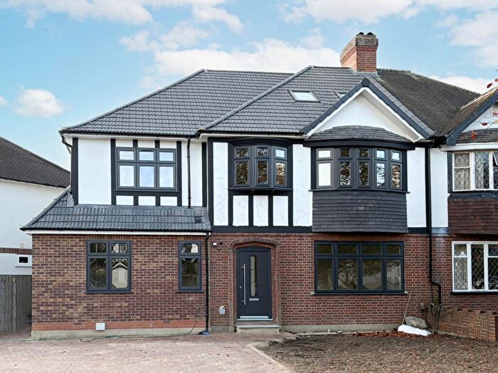 6 Bedroom Semi Detached House To Rent In Buxton Drive, New Malden, KT3