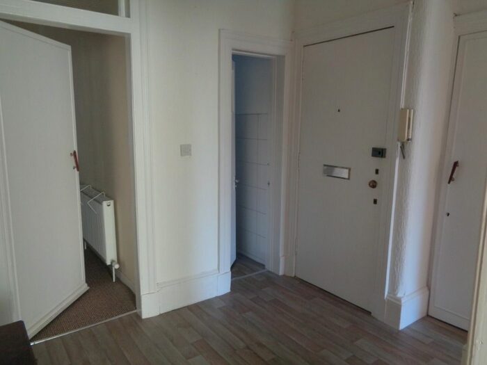 2 Bedroom Flat To Rent In Paisley Road West, Cardonald, Glasgow, G52