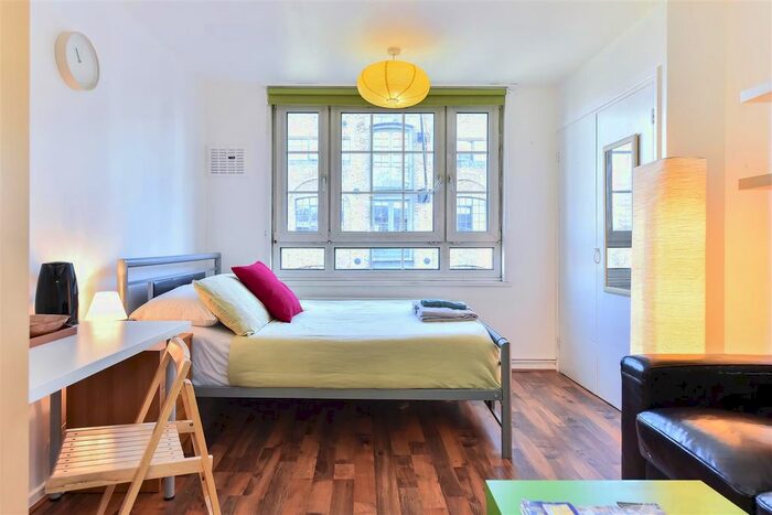 5 Bedroom Flat To Rent In Boyd Street, London, E1
