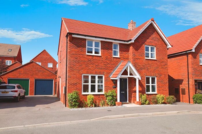 4 Bedroom Detached House For Sale In Claypipe Close, Amesbury, Salisbury, SP4