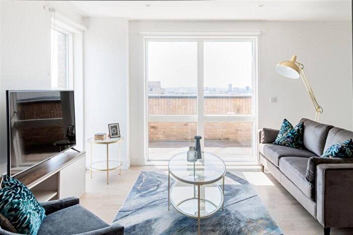 1 Bedroom Flat To Rent In Solomon Way, London, E1