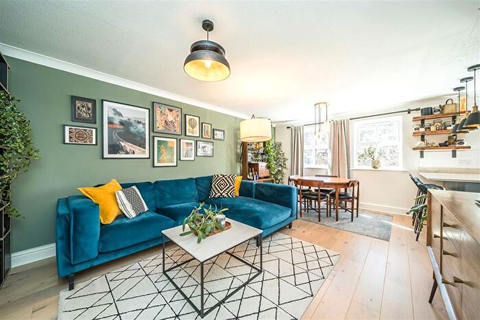 2 Bedroom Flat For Sale In Vauxhall Grove, Vauxhall, SW8