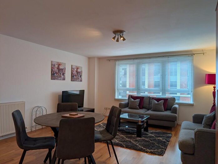 2 Bedroom Flat To Rent In West Tollcross, Edinburgh, EH3