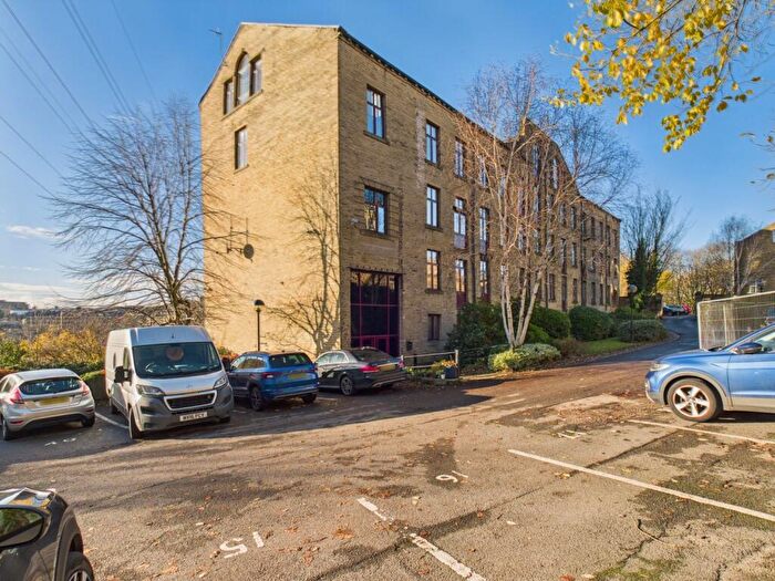 2 Bedroom Apartment For Sale In Garden Mill, Garden Street North, Halifax, West Yorkshire, HX3