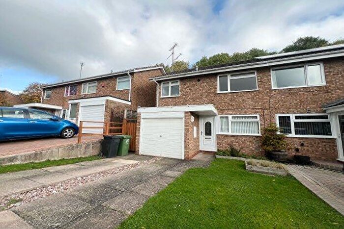 3 Bedroom Semi-Detached House To Rent In Atcham Close, Redditch, B98