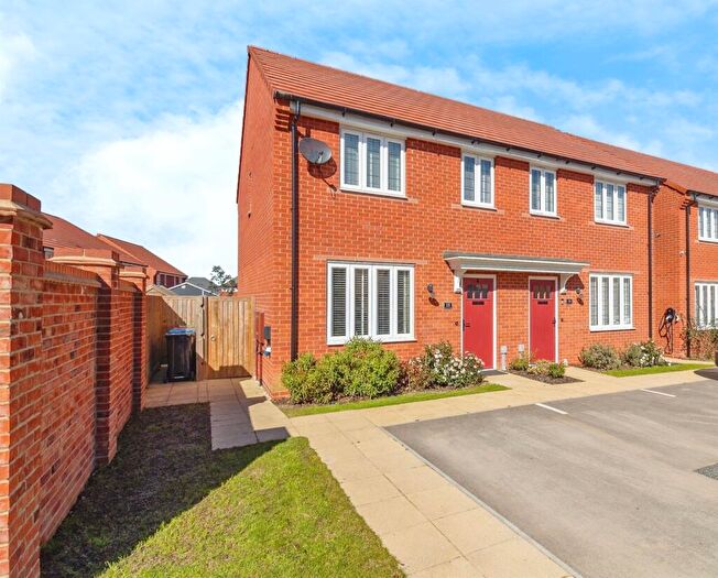 3 Bedroom Semi-Detached House For Sale In Farrington Way, Eagle Farm South, Milton Keynes, MK17