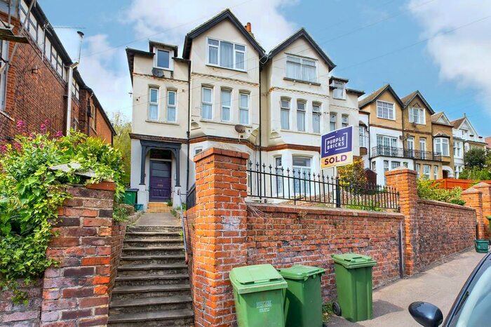 2 Bedroom Flat To Rent In Sandgate Hill, Sandgate, CT20