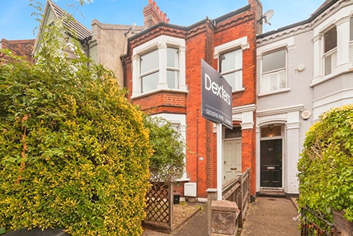 2 Bedroom Flat For Sale In Cavendish Road, London, SW12