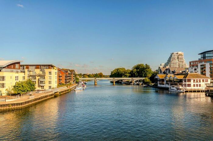 2 Bedroom Flat To Rent In Marina Place, Hampton Wick, Kingston Upon Thames, KT1