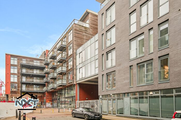 2 Bedroom Flat For Sale In Roach Road, London, E3
