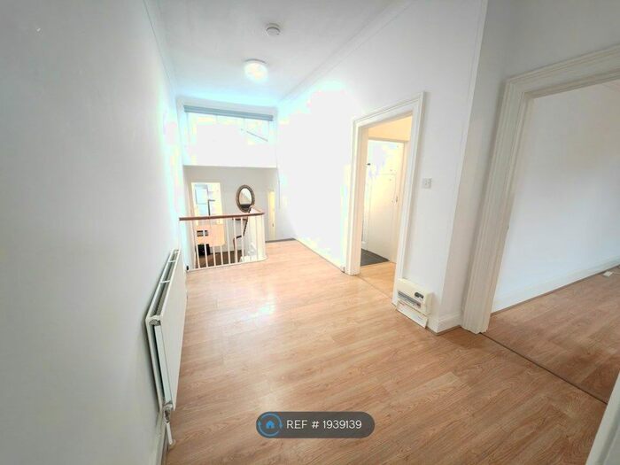 2 Bedroom Flat To Rent In Wellswood, Torquay, TQ1