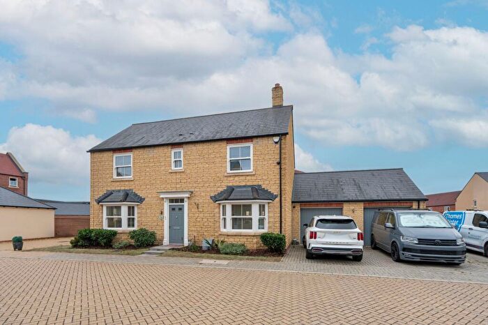 4 Bedroom Detached House For Sale In Southwell Road, Bicester, OX26
