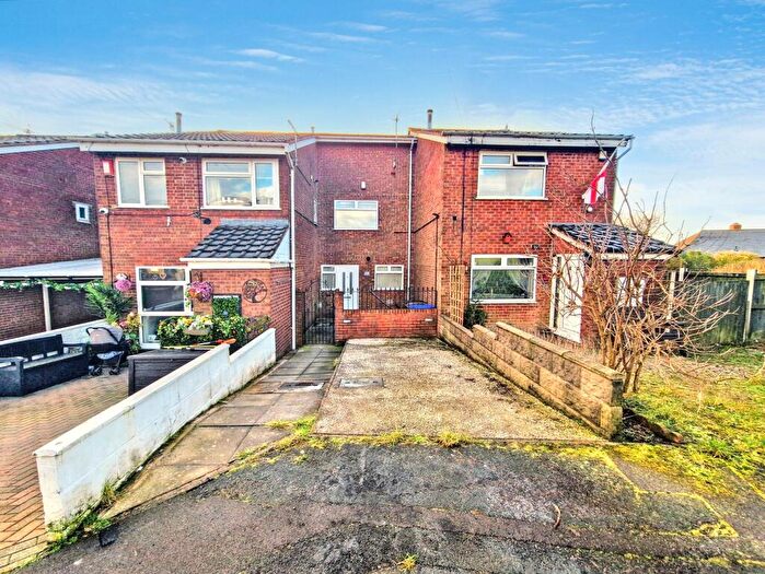 2 Bedroom Town House To Rent In Swithin Drive, Fenpark, Stoke-on-Trent, ST4