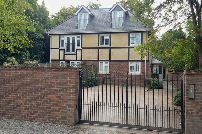 2 Bedroom Flat To Rent In Cedar Road, Sutton, SM2