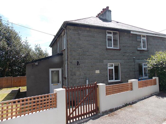 3 Bedroom Semi-Detached House To Rent In The Crescent, Lifton, PL16