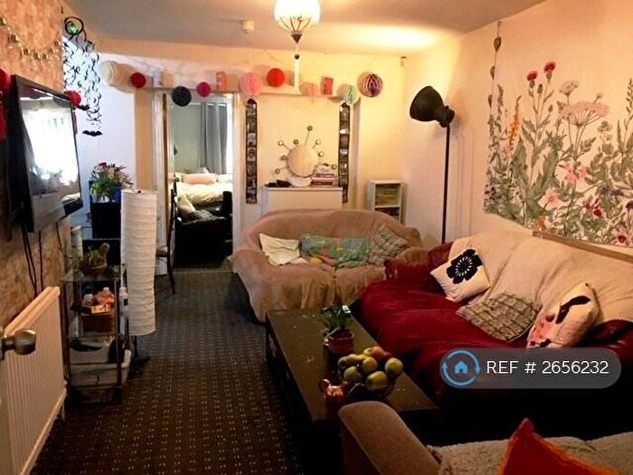 6 Bedroom Semi-Detached House To Rent In Derby Road, Manchester, M14