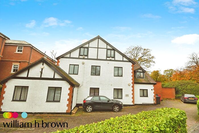 2 Bedroom Flat To Rent In Priests Lane, Brentwood, CM15