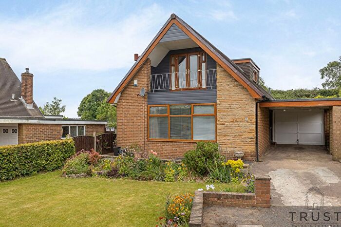 3 Bedroom Detached House For Sale In Hollybank Avenue, Batley, WF17