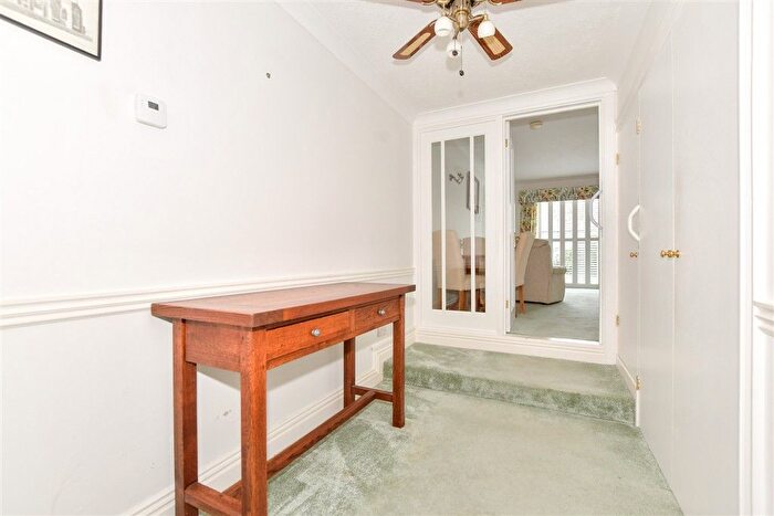 2 Bedroom Flat For Sale In Sea Road, Westgate-On-Sea, Kent, CT8