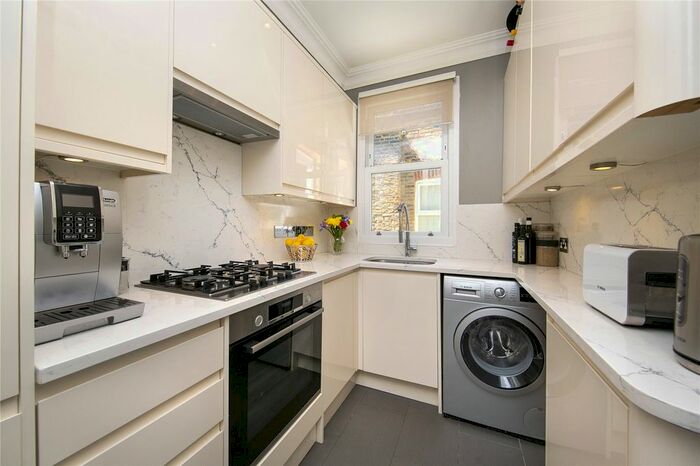 3 Bedroom Property To Rent In Denton Road, Twickenham, TW1