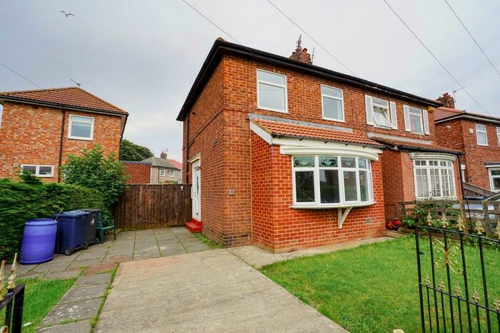 3 Bedroom Semi-Detached House To Rent In Crossway, South Shields, South Tyneside, NE34