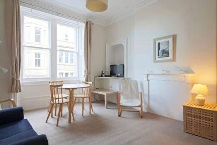 2 Bedroom Flat To Rent In Tay Street, Fountainbridge, Edinburgh, EH11