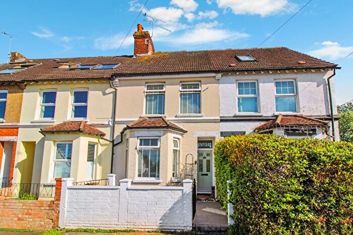 3 Bedroom Terraced House For Sale In Park Road, Aldershot, Hampshire, GU11
