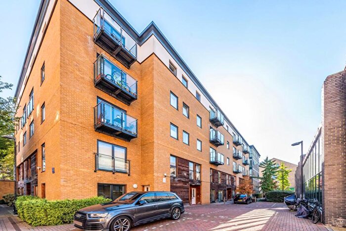 1 Bedroom Apartment For Sale In Forge Square, Canary Wharf, E14