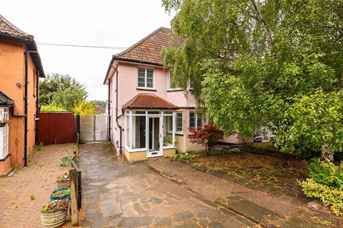 3 Bedroom Semi Detached House For Sale In Inks Green, Highams Park, E4