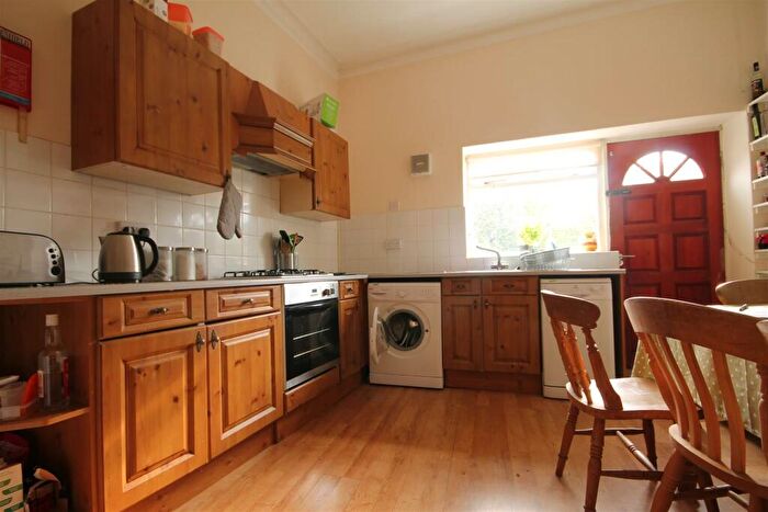 5 Bedroom Apartment To Rent In Chester Crescent, Sandyford, NE2