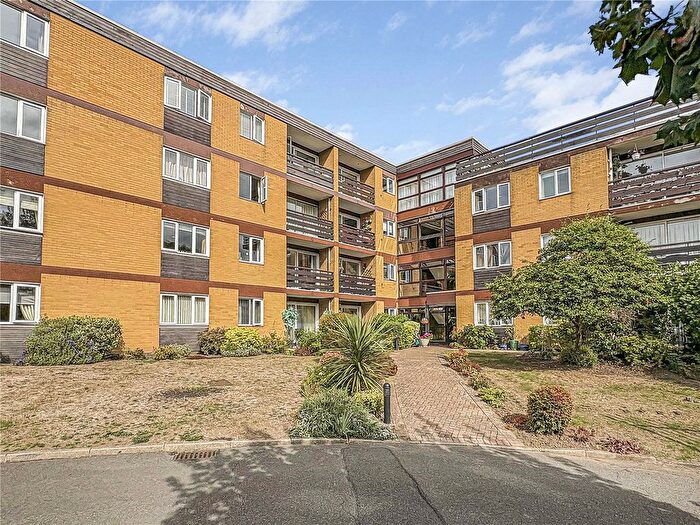 2 Bedroom Flat For Sale In Thames Street, Sunbury-On-Thames, Surrey, TW16