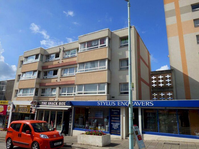 3 Bedroom Flat To Rent In Morley Court, Plymouth, Devon, PL1