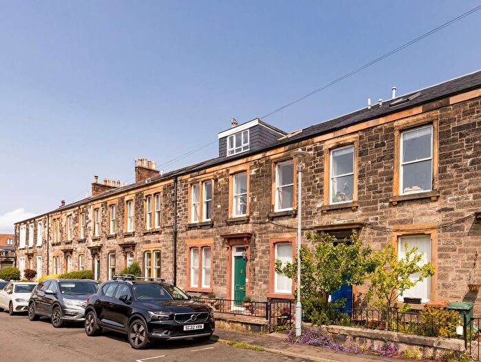 4 Bedroom Maisonette For Sale In / Rosefield Street, Portobello, EH15