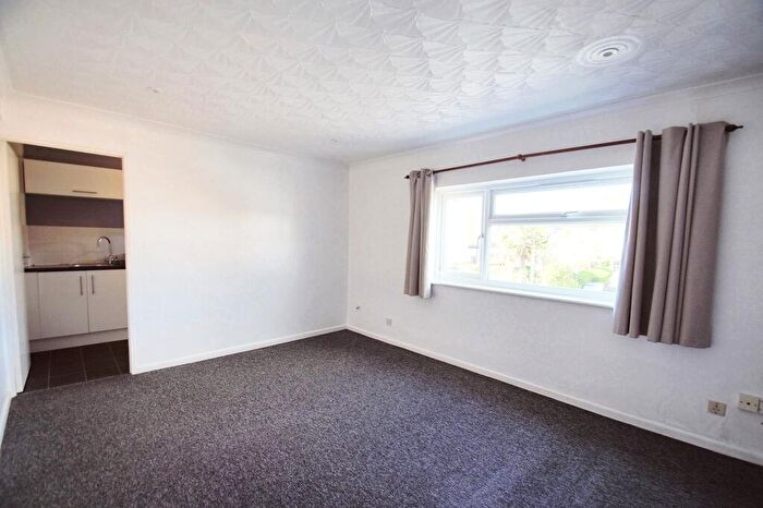 2 Bedroom Flat To Rent In Russell Drive, Ampthill, MK45