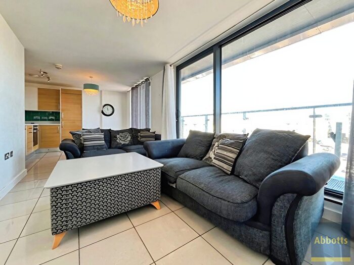 2 Bedroom Flat To Rent In Geoffrey Watling Way, Norwich, NR1