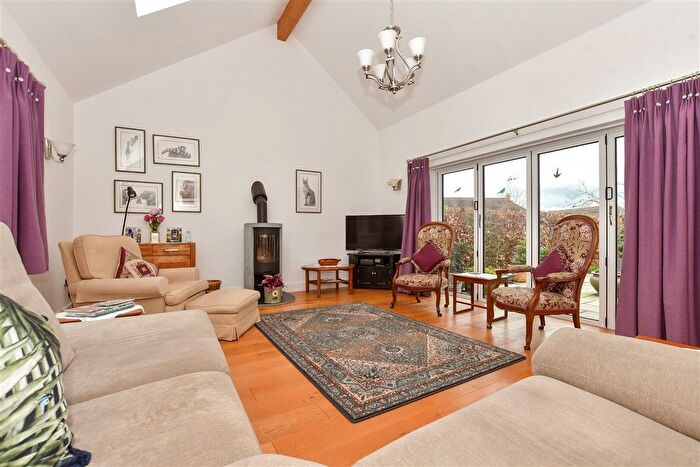 3 Bedroom Detached Bungalow For Sale In College Way, Wingham, Canterbury, Kent, CT3