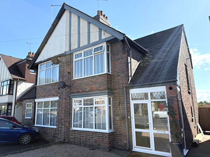 2 Bedroom Semi-Detached House For Sale In Northfield Road, Hinckley, LE10