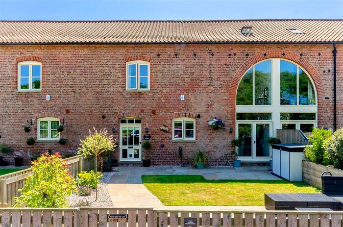 4 Bedroom Barn Conversion For Sale In Enholmes Lane, Patrington, Hull, HU12